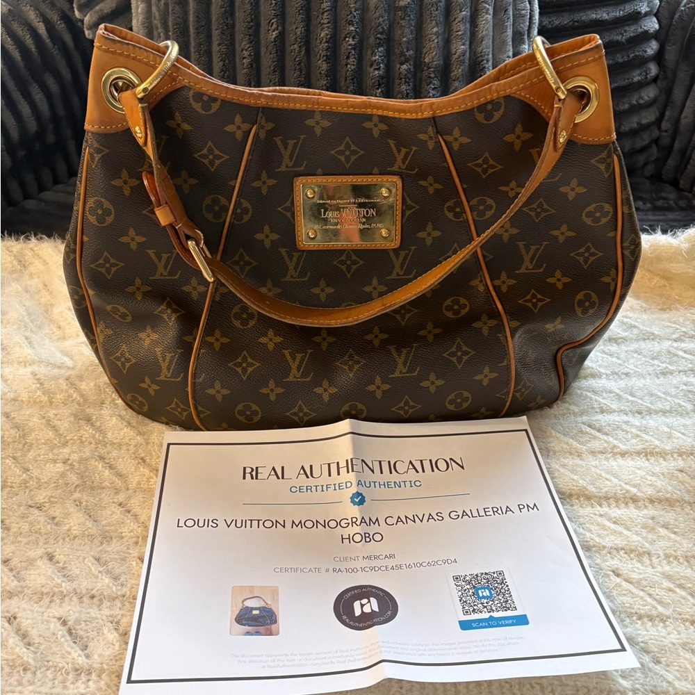 Louis Vuitton galleria pm